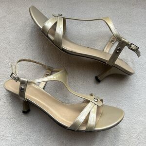 Stuart Weitzman Beige Patent Leather T-Strap Heeled Sandal Women 9 M Neutral